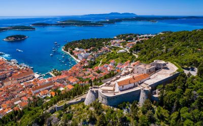 Putovanje u Hvar: od luksuza do avanture